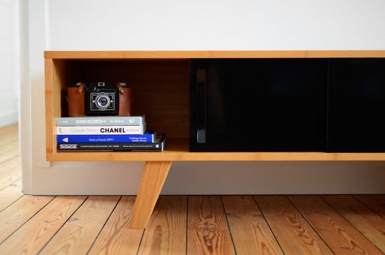 Meuble TV design Jeu de portes Wasabi en noir